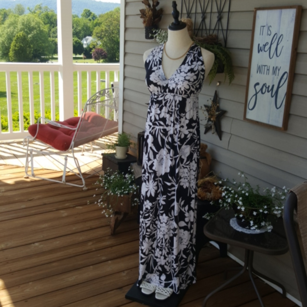 MON AMI USA ♡ Vintage Black White 'n Gray Soft Floral Halter Maxi Dress S|M